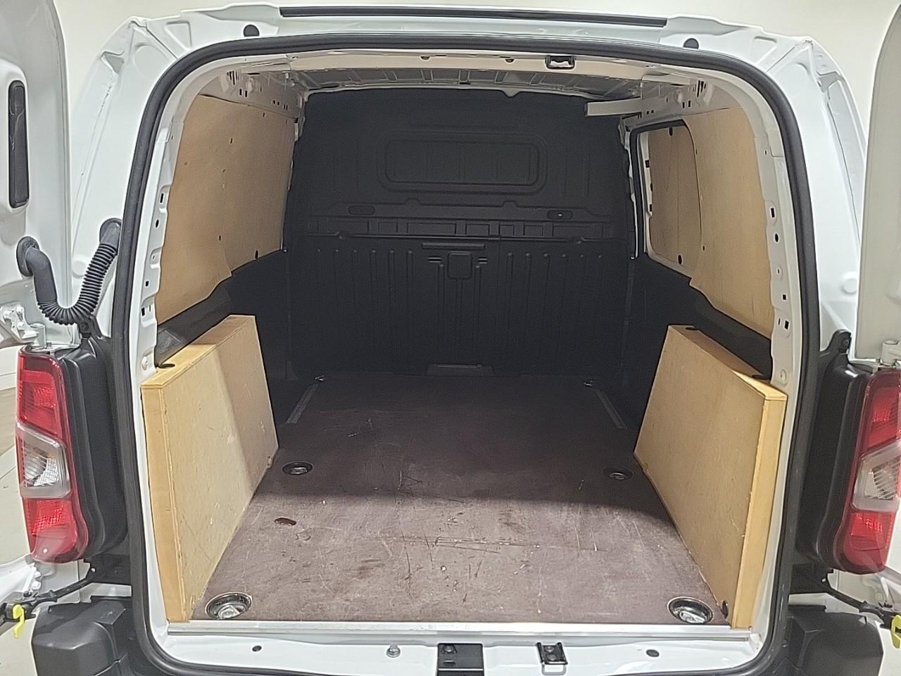 Peugeot Partner fourgon standard 650 kg bluehdi 100 s&s bvm6 aspha — photo 14