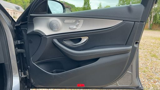 Mercedes Classe E 220 d 194  9G-Tronic - AMG Line – 2018 – 155900 km – Diesel – Boîte Automatique — photo 25