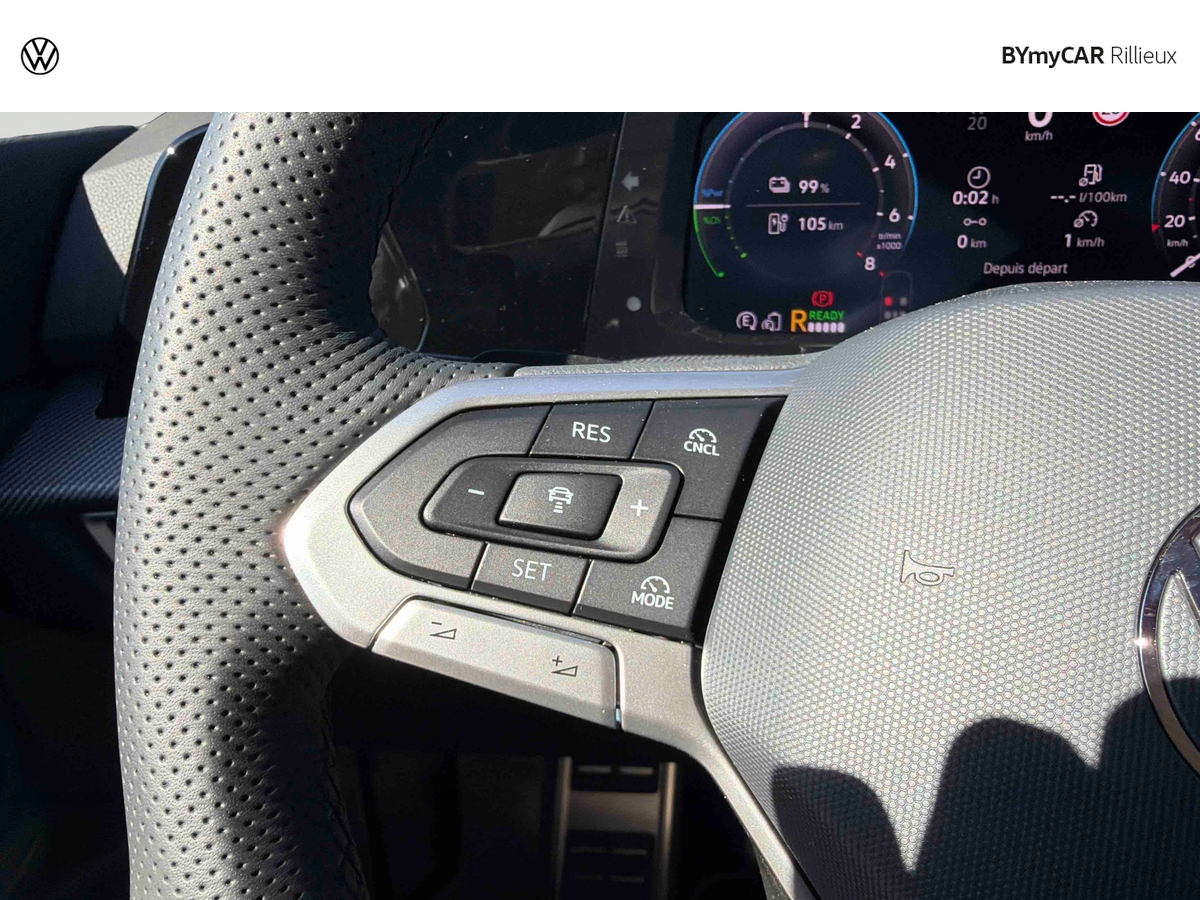 Volkswagen Golf 1.5 eHybrid 272 DSG6 — photo 17