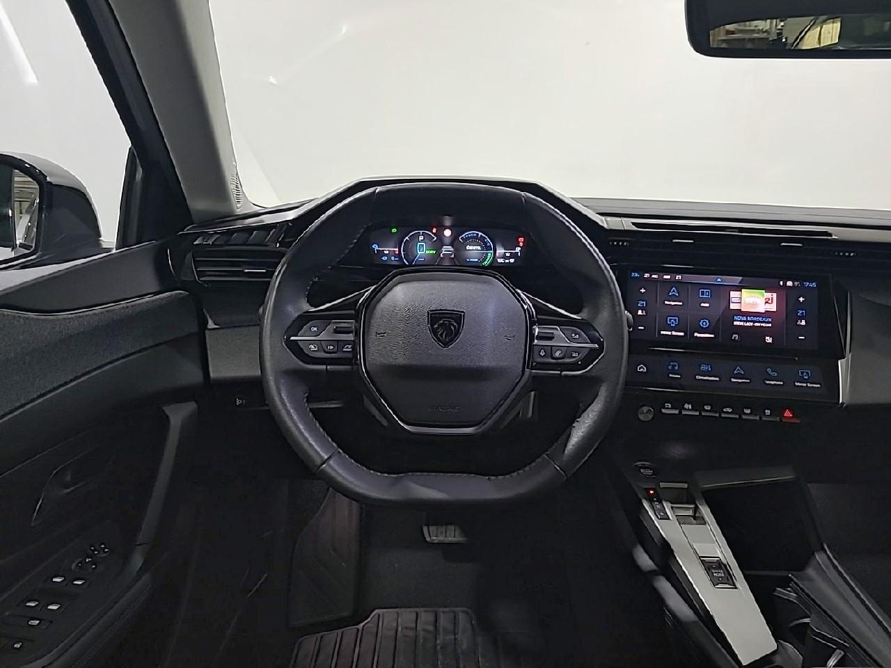 Peugeot 308 phev 180 e-eat8 allure pack — photo 17