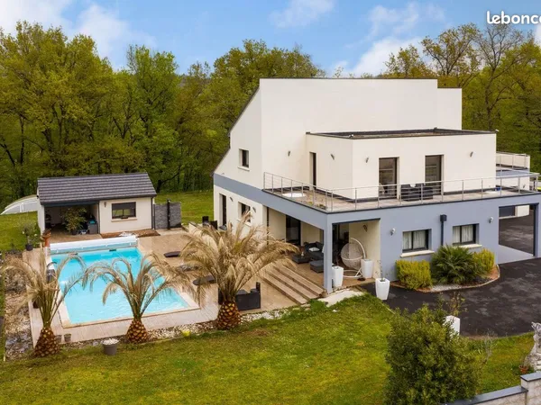 Villa 5 pièces 224 m²