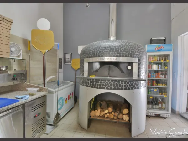 Pizzeria - Traiteur à vendre (murs + fonds) - Beaupouyet (Dordogne)