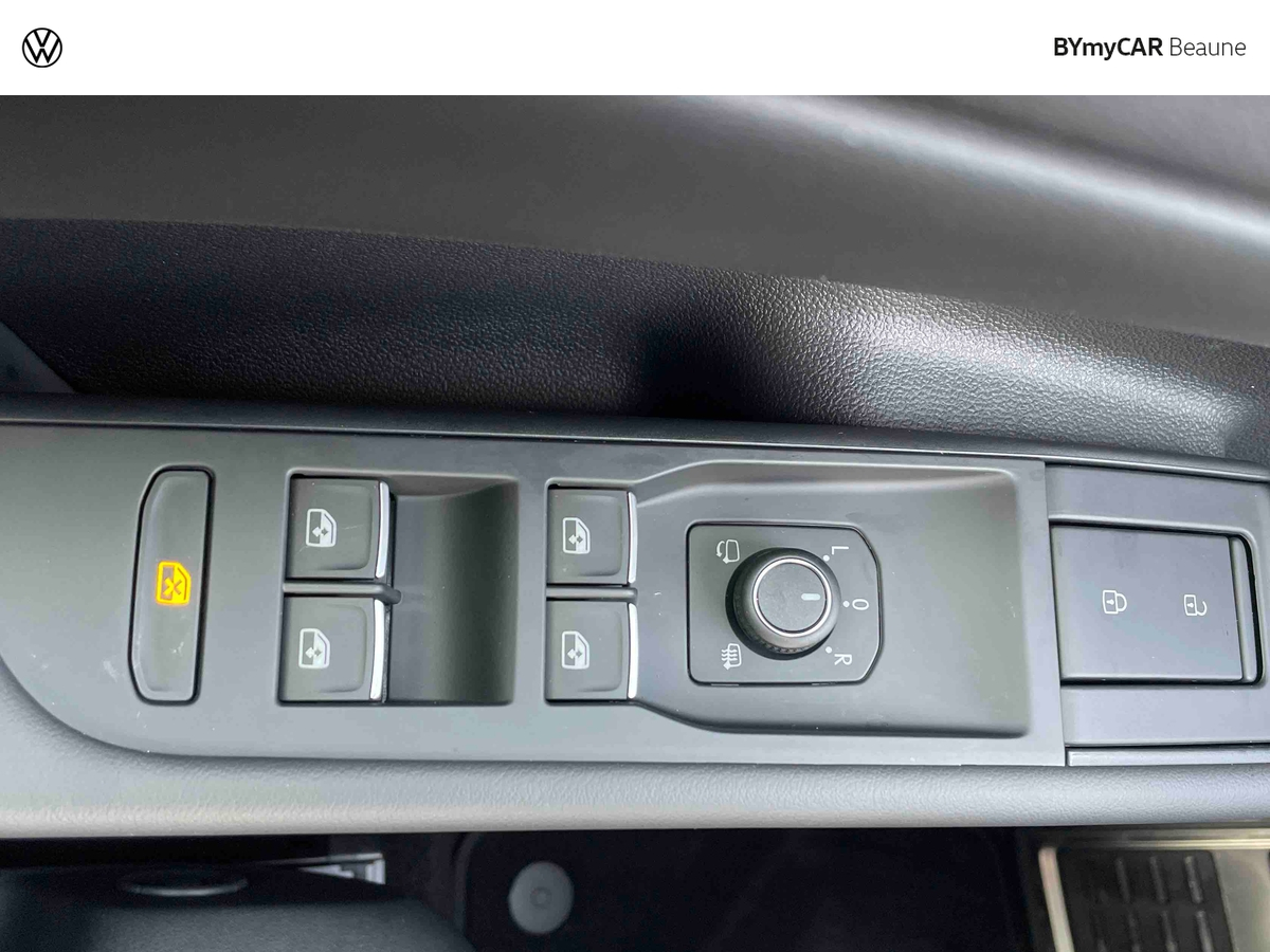 Volkswagen T-Roc 1.5 eTSI Hybrid 150 ch DSG7 — photo 28