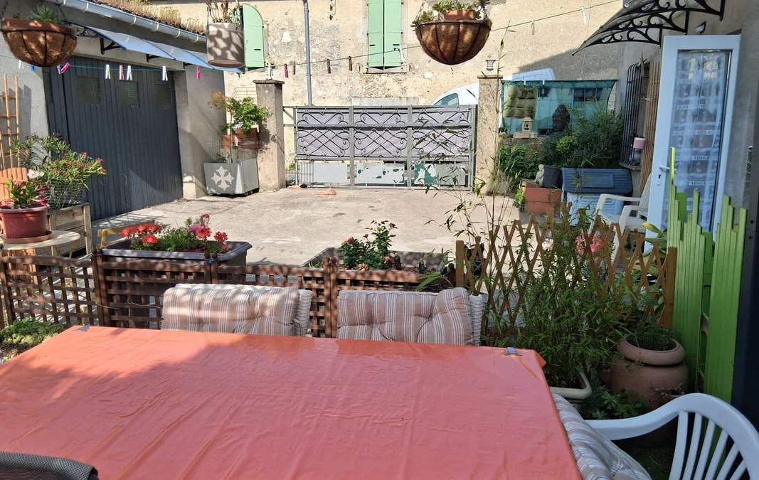 Photo 3