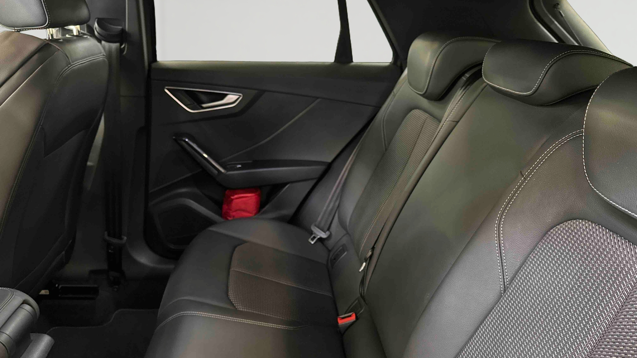 Audi Q2 35 TFSI 150 S tronic 7 — photo 32