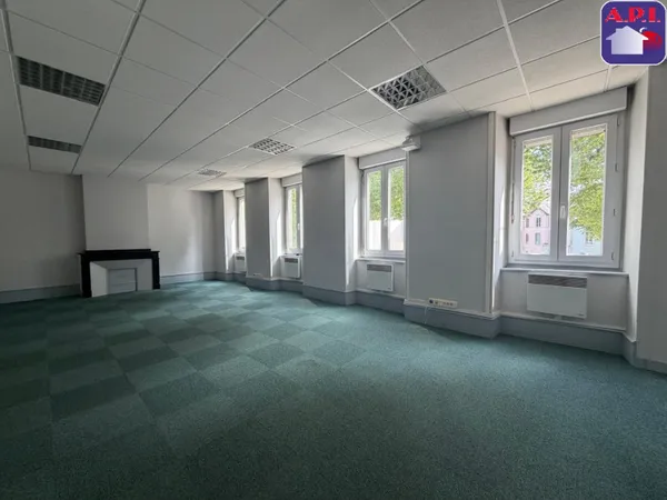 Bureau 6 pièces 99 m²