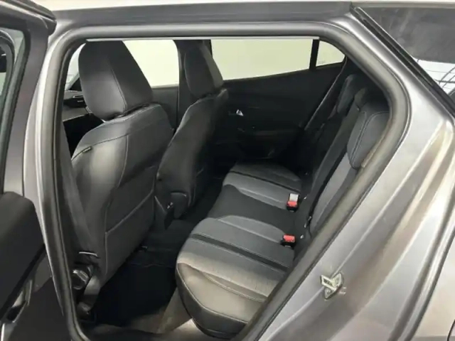 Peugeot 2008 1.2 puretech 100ch s&amp;s allure pack — photo 10