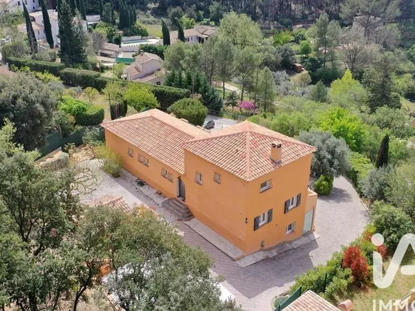 Maison 9 pièces 224 m²