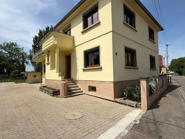Maison années 1950 de 240 m²