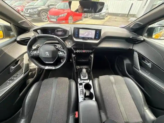 Peugeot 208 1.2 puretech 130ch s&amp;s gt line eat8 7cv — photo 8