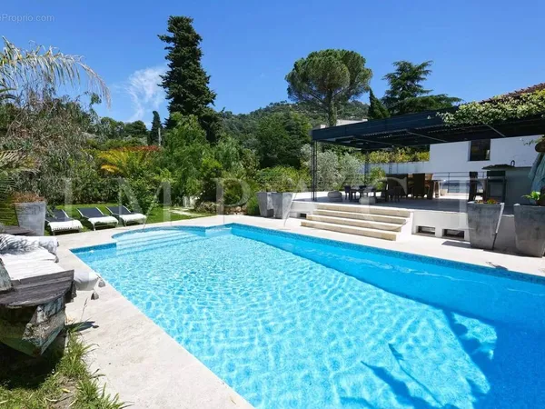 Cannes villa renovee basse californie a vendre