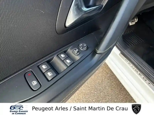 Peugeot 208 hybrid 136 e-dcs6 — photo 15