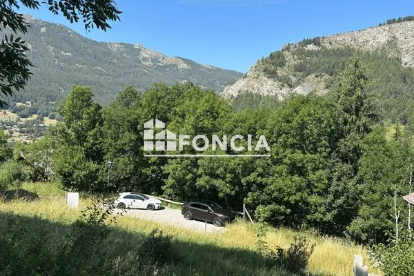 Terrain 537 m²