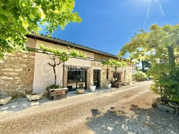 Demeure 8 pièces 330 m²