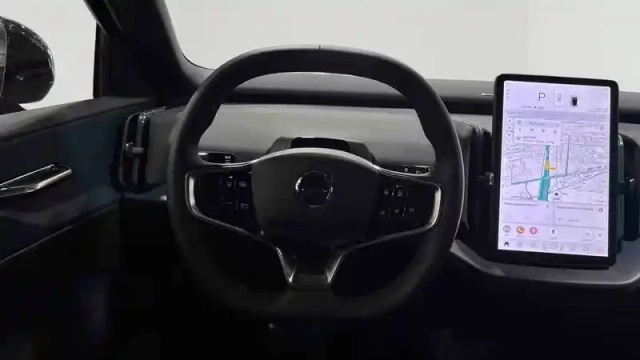 Volvo Ex30 p5 long range 272 ch — photo 12