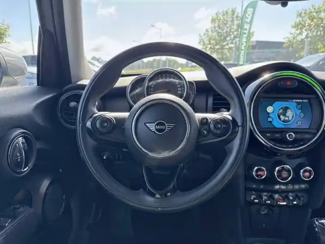 Mini Mini hatch 5 portes one 102 ch — photo 9