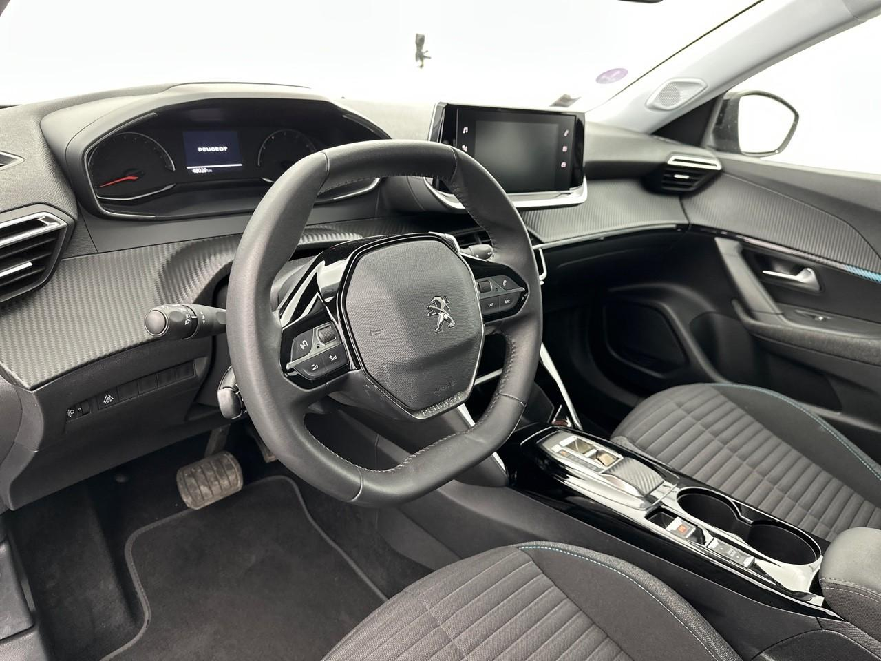 Peugeot 2008 puretech 130 s&s eat8 style — photo 8