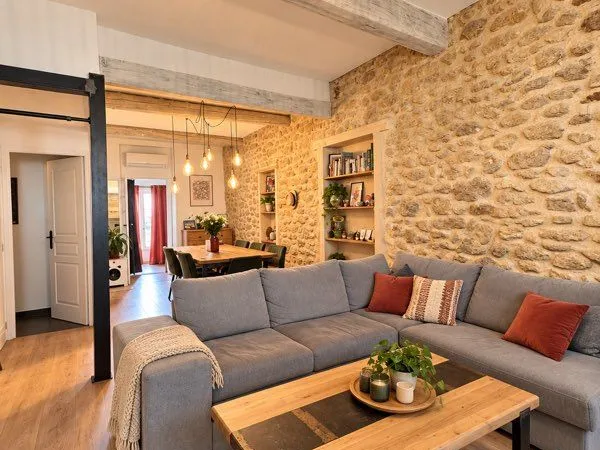 Duplex - 98 m² au sol - 2 chambres + bureau - coeur de Salon-de-Provence