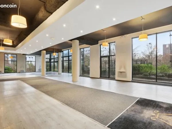 Bureau 391 m²