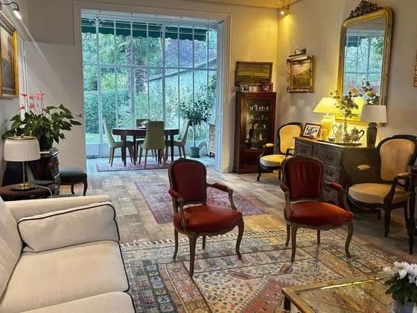 Maison 6 pièces 251 m²