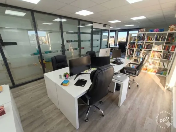 Bureau 236 m²