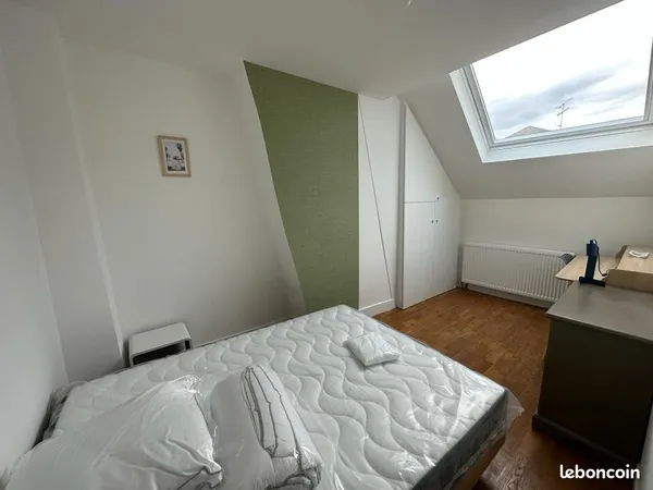 Chambre meublée dans belle maison