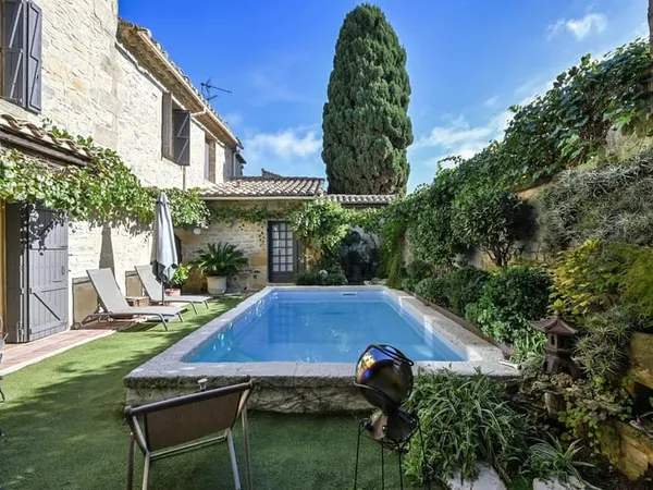 Magnifique maison vigneronne du XVIIIe siècle avec jardin et piscine