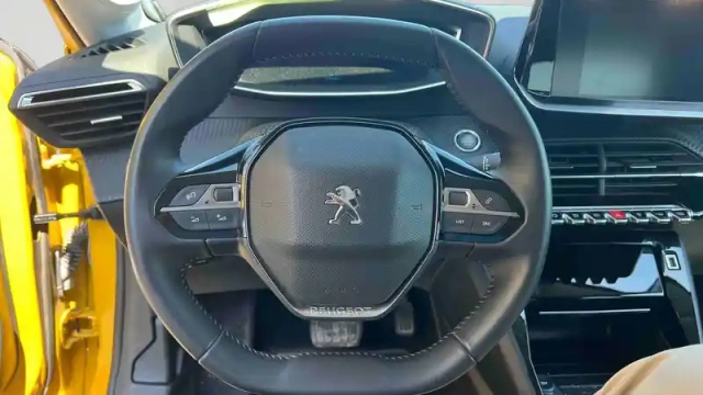 Peugeot 208 electrique 50 kwh 136ch — photo 13