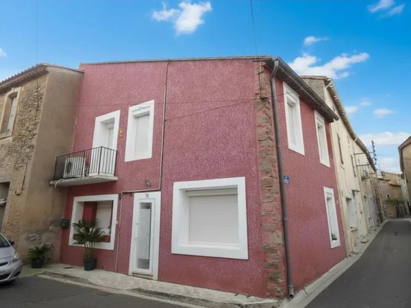 Maison de ville 95m² entièrement climatisée avec 4 chambres dont 1 au rez de chaussée