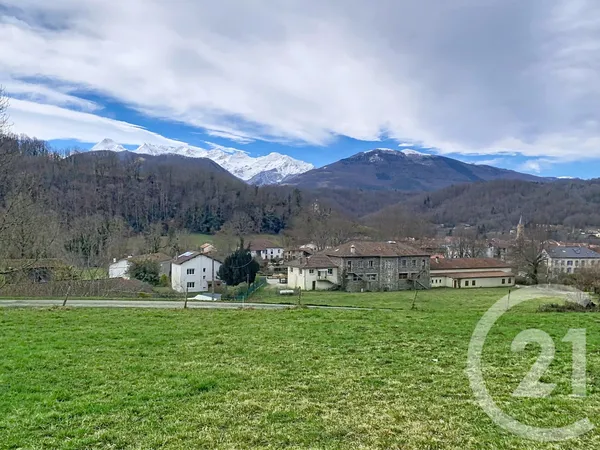 Terrain 4528 m²