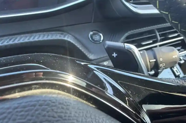Peugeot 2008 hybrid 136 e-dcs6 — photo 20