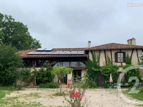 Maison 7 pièces 254 m²