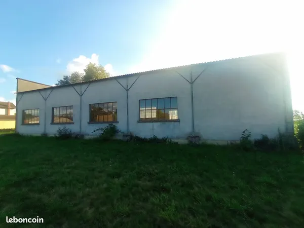 Investisseurs , terrain + hangar