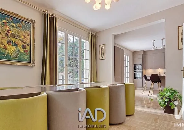 Maison 8 pièces 211 m²