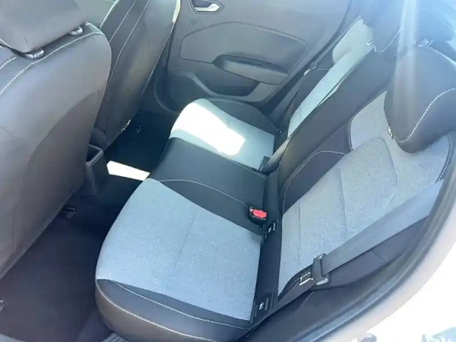 Renault Clio tce 90 — photo 11