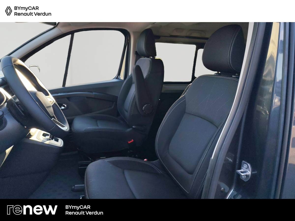Renault Trafic Blue dCi 170 auto — photo 11