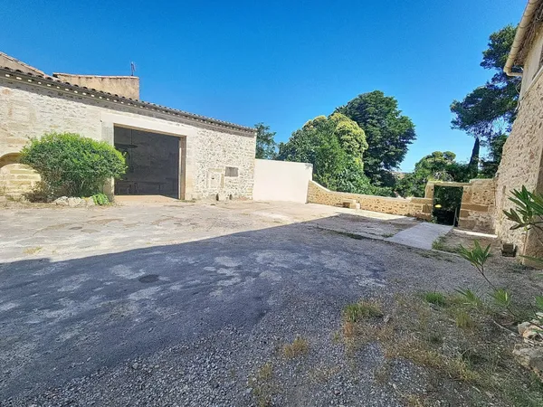 Propriété 9 pièces 220 m²