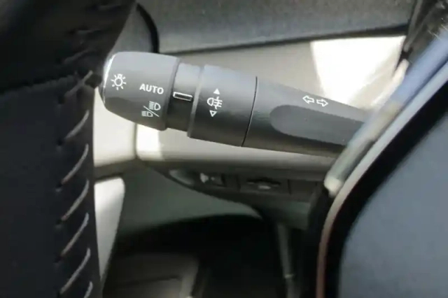 Peugeot 308 hybrid 145 e-dcs6 — photo 34