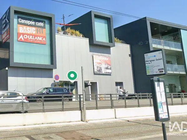 Local commercial 1800 m²