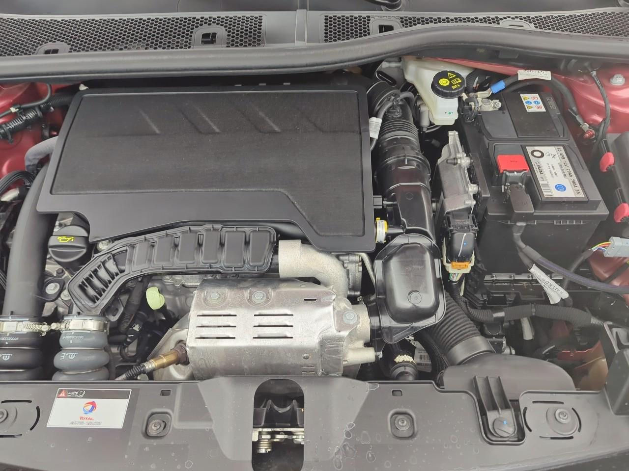 Peugeot 2008 puretech 130 s&s eat8 gt — photo 16