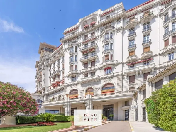 Nice - Bas Cimiez : Appartement bourgeois 4 pièces d'exception