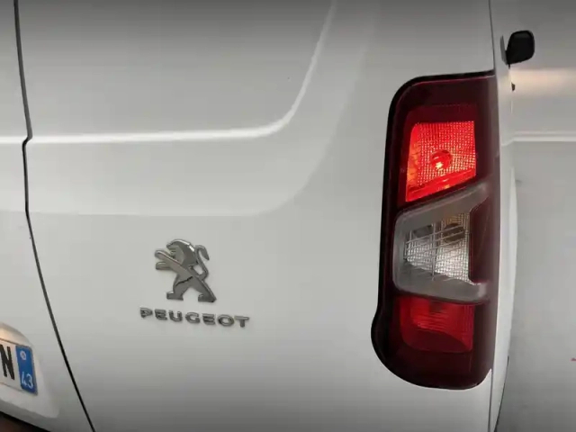 Peugeot Partner fourgon long 950 kg puretech 110 s&amp;s bvm6 — photo 25