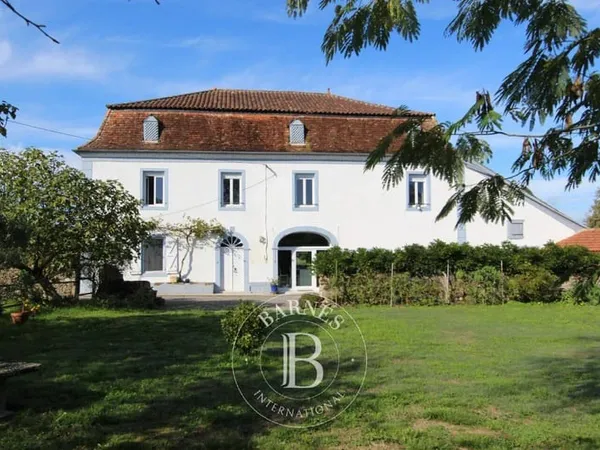 Maison 13 pièces 354 m²