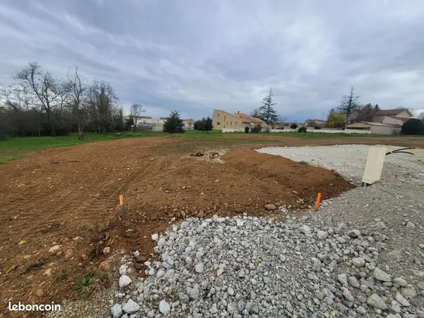 Terrain 634 m² Bourg Les Valence