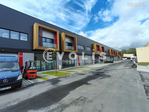 Local d'activité 1 737 m²