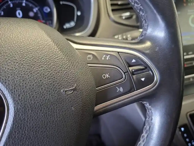 Renault Scenic grand  tce 160 energy edc — photo 31