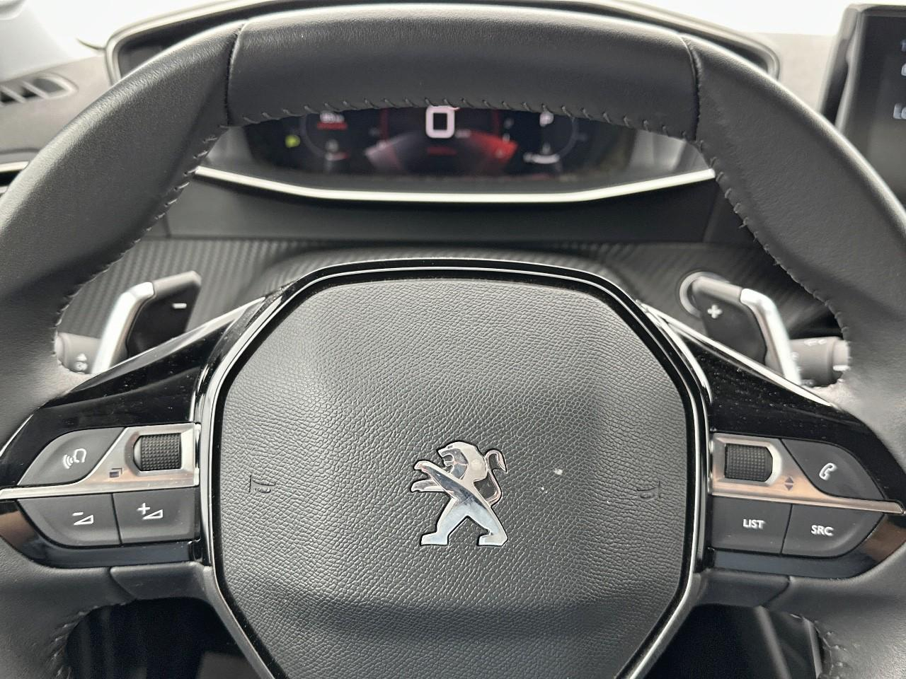 Peugeot 2008 puretech 130 s&s eat8 allure pack — photo 21