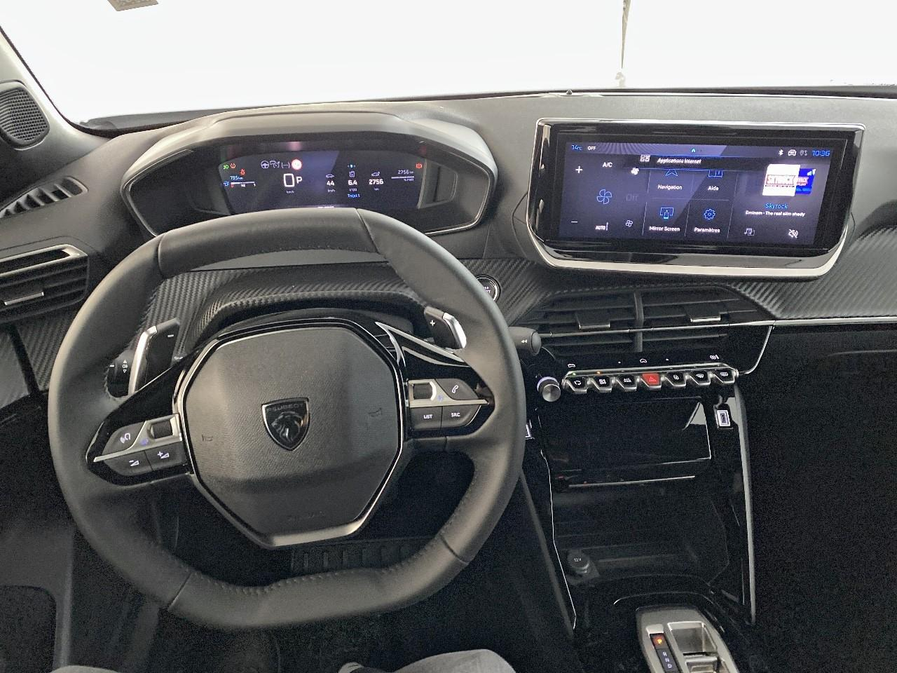 Peugeot 2008 hybrid 145 ch e-dcs6 allure — photo 15