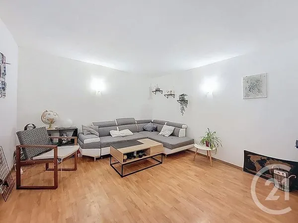 Bâtiment 183 m²