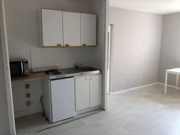 Studio dans résidence sécurisée avec parking et cellier